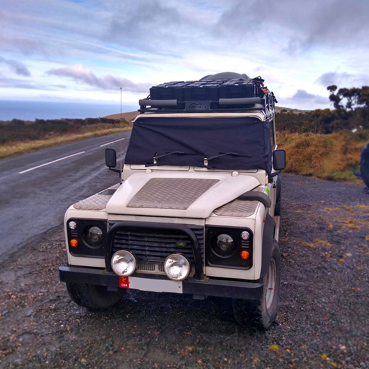 Land Rover Defender - Screen Cover