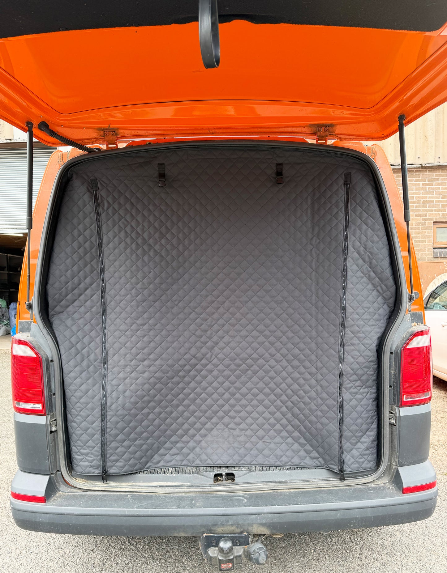 T5 / T6 - Thermal Rear Curtain
