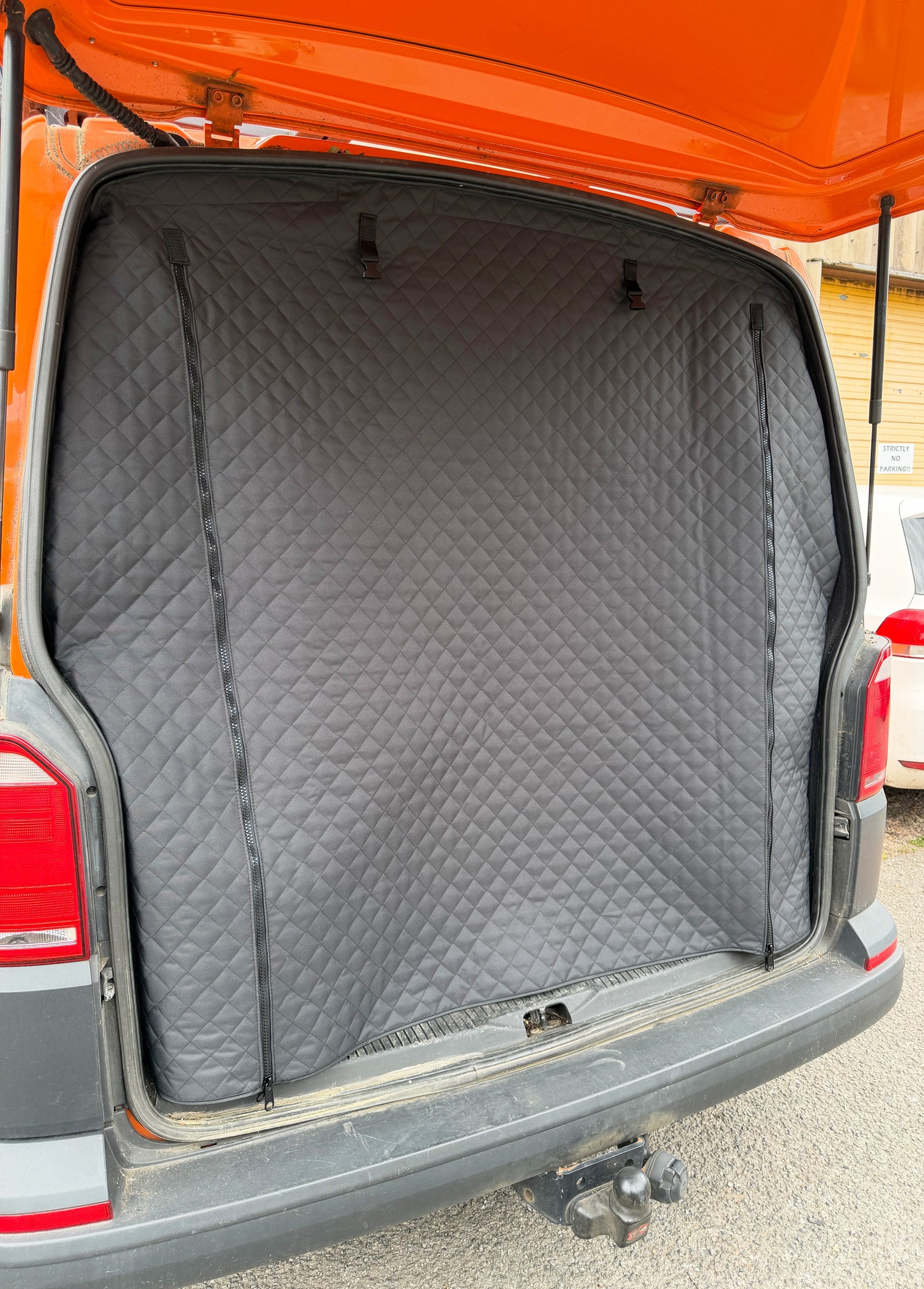 T5 / T6 - Thermal Rear Curtain