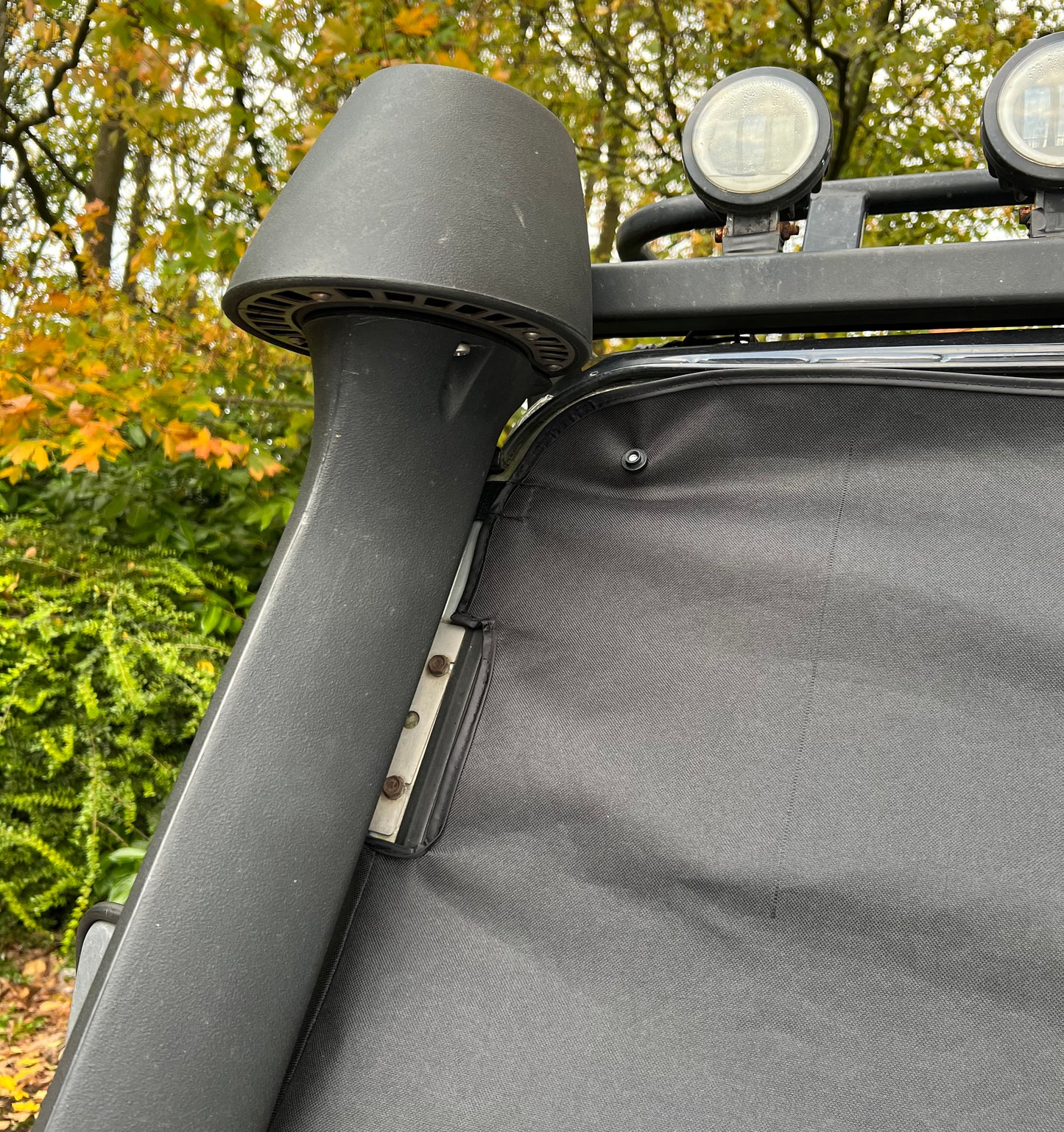 Land Rover Defender - Screen Cover