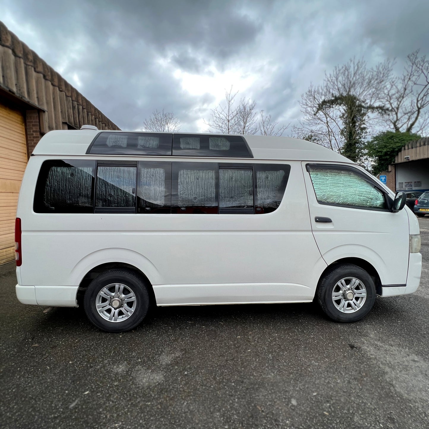 Toyota HiAce (Japanese Import) - Thermal Screens