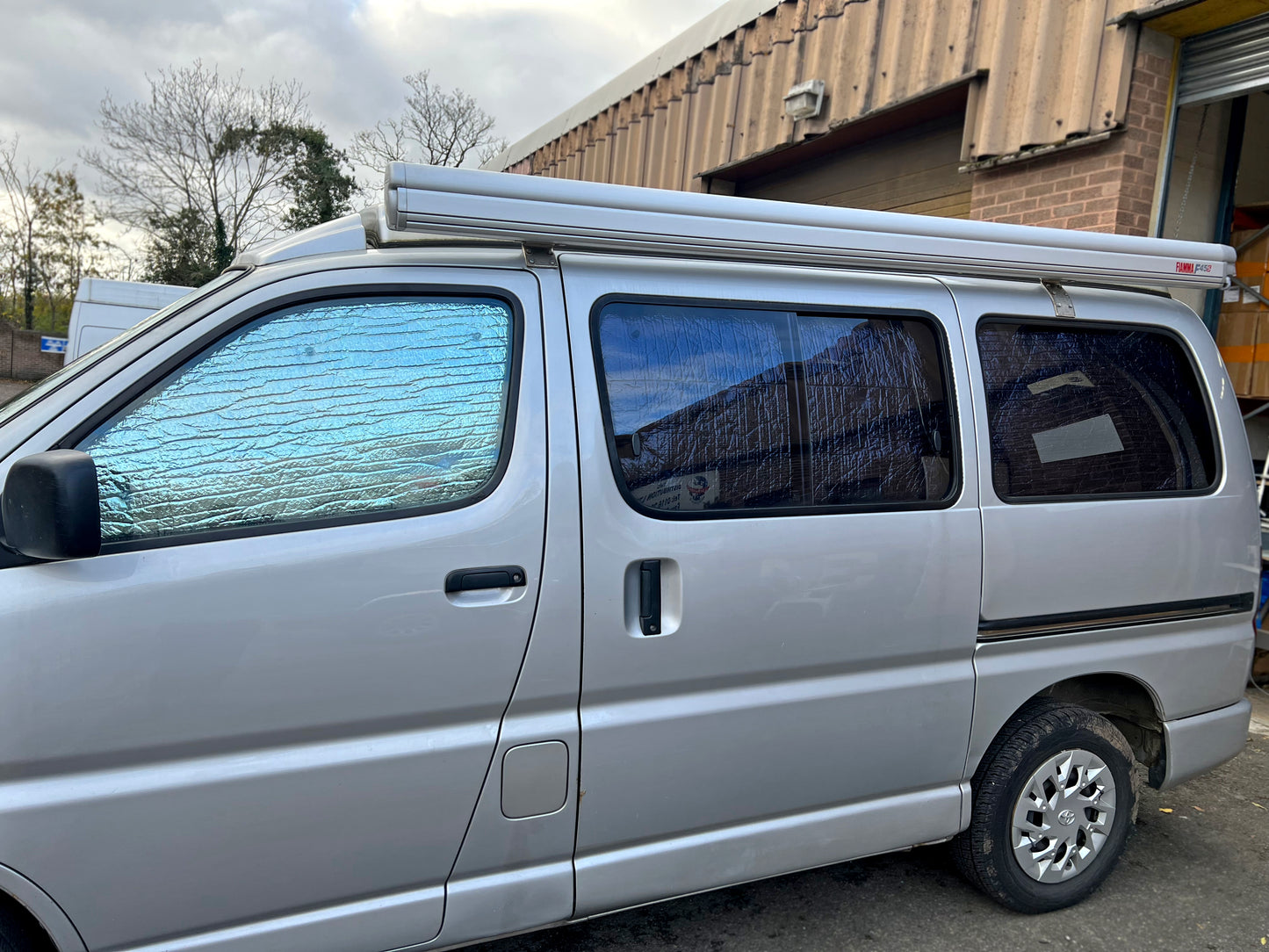 Toyota HiAce / Granvia - Thermal Screens