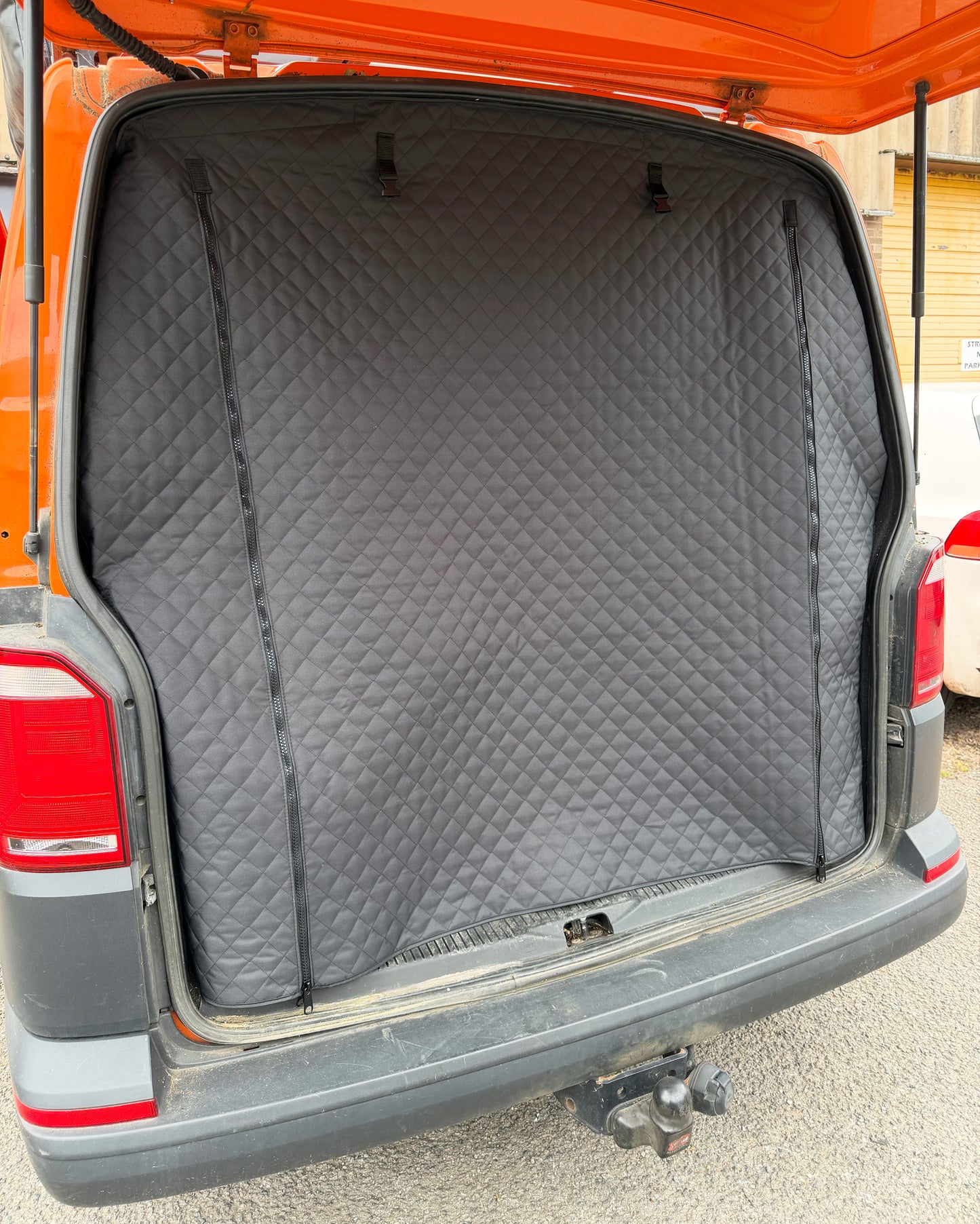 T5 / T6 - Thermal Rear Curtain