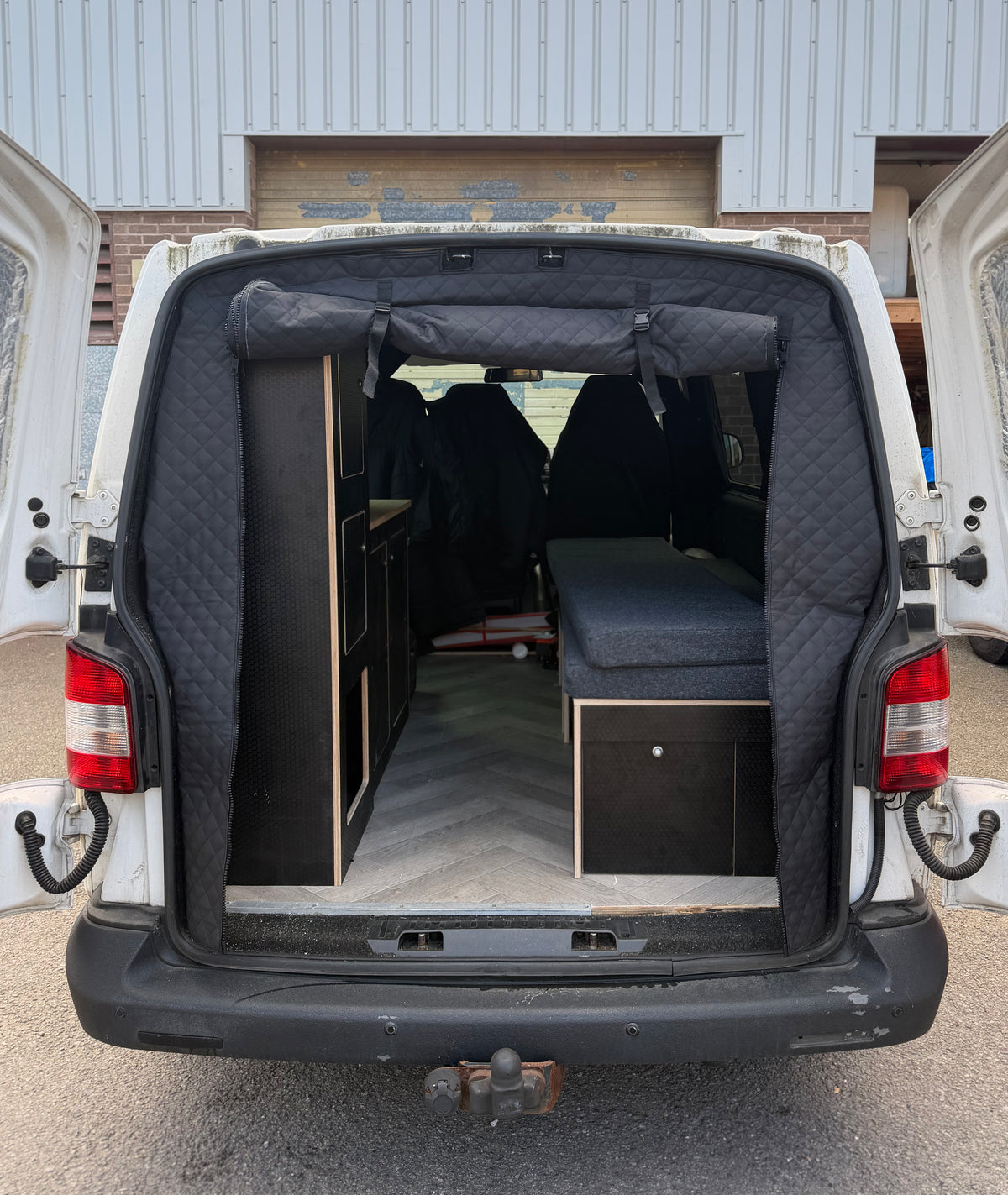 T5 / T6 - Thermal Rear Curtain