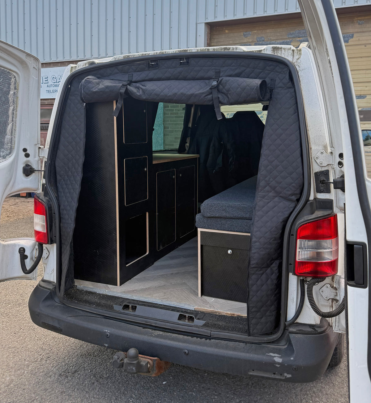 T5 / T6 - Thermal Rear Curtain
