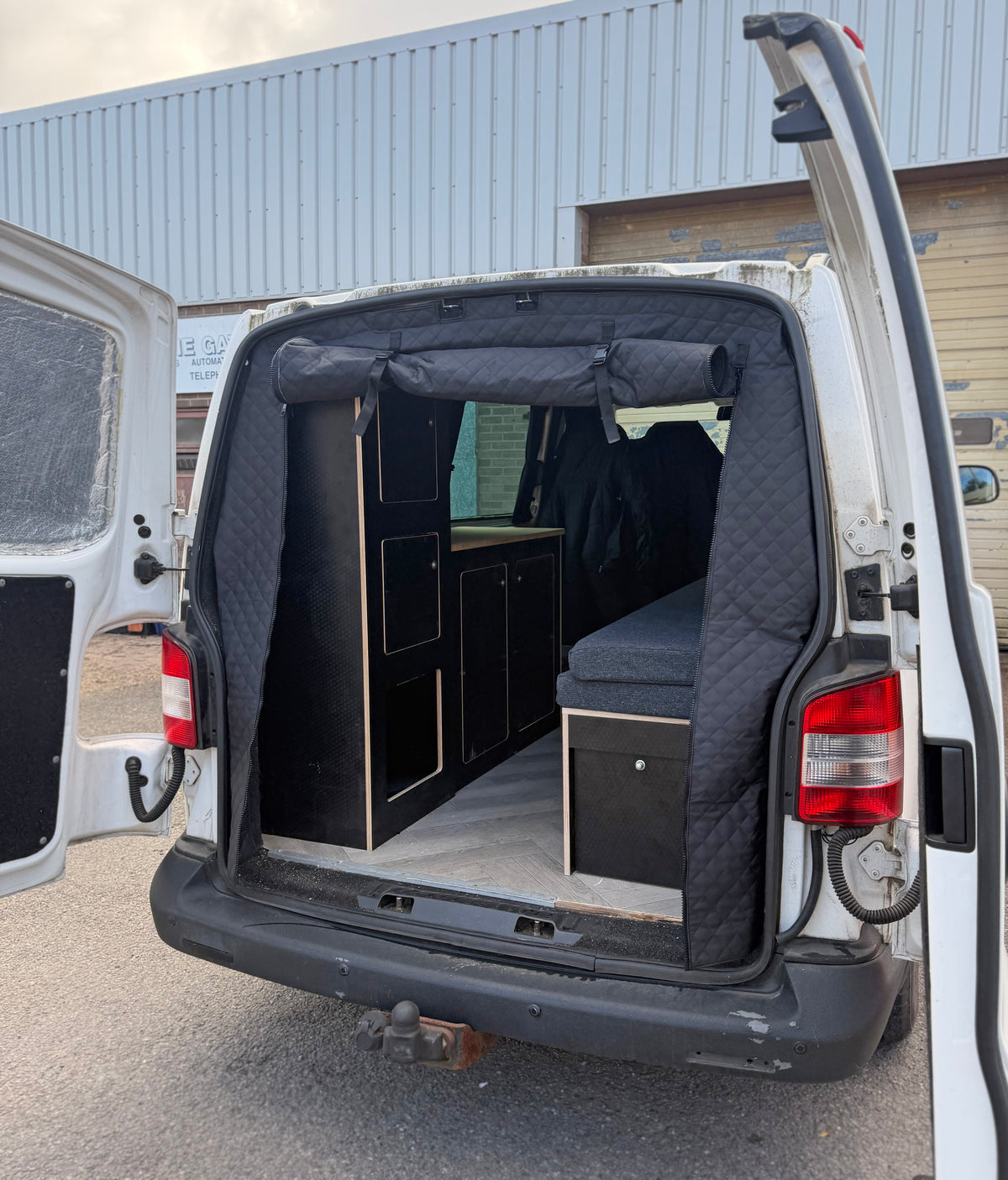 T5 / T6 - Thermal Rear Curtain