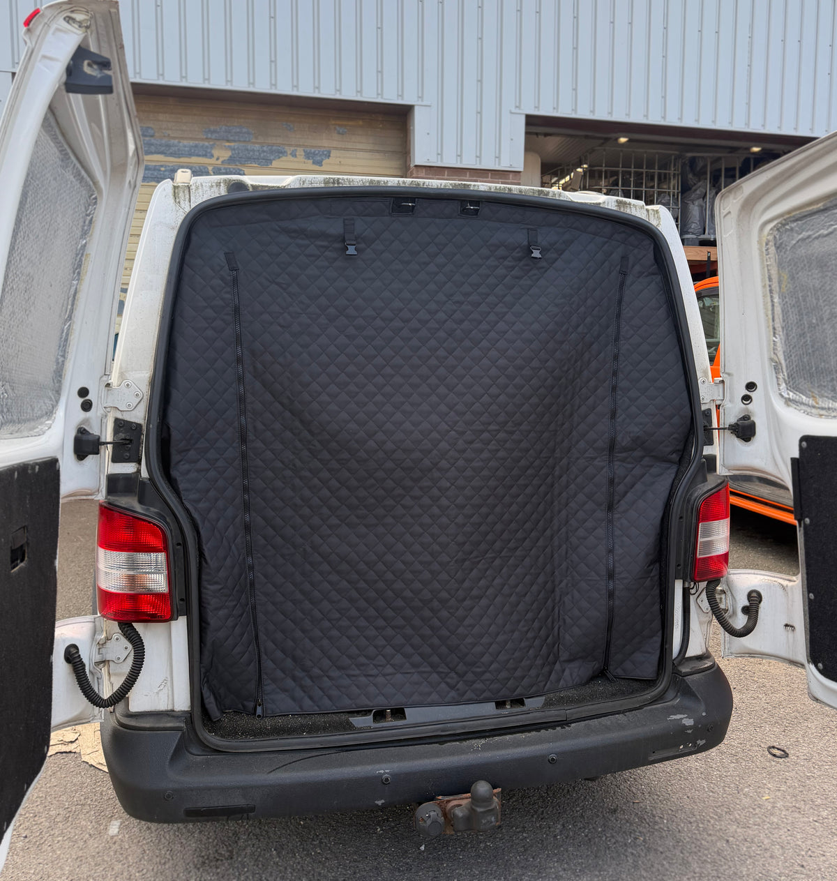T5 / T6 - Thermal Rear Curtain