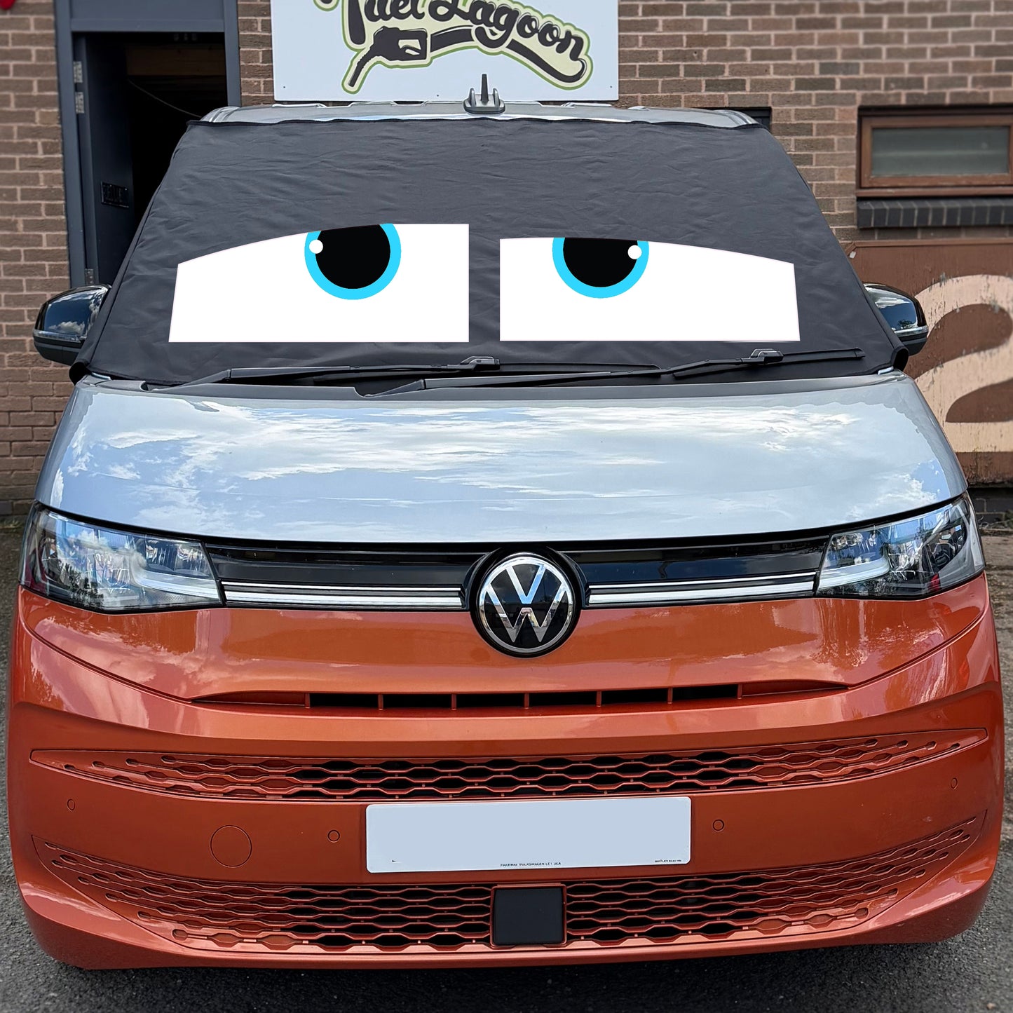 VW Multivan Screen Cover Eyes - James