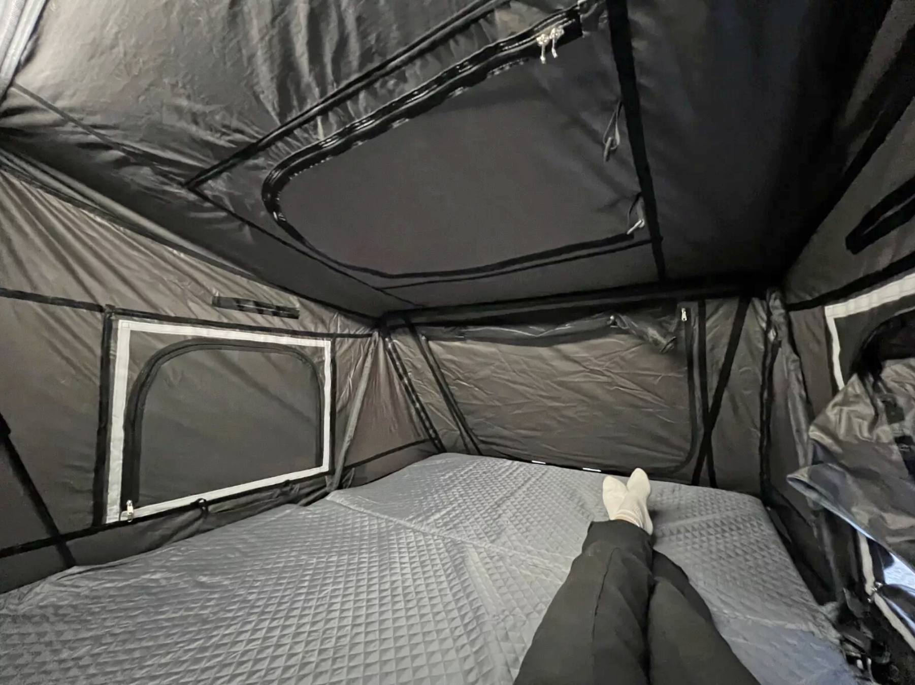 roof tent uk XL Aluminium Hard Shell Roof Top Tent 4 Person with Star Gazing Roof! – Fuel Lagoon