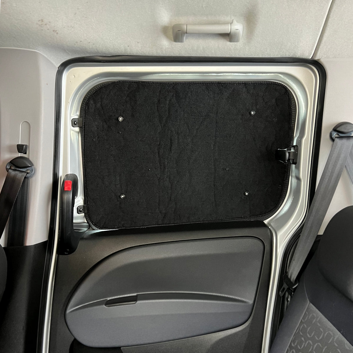 SALE 2nds Doblo STEALTH side window