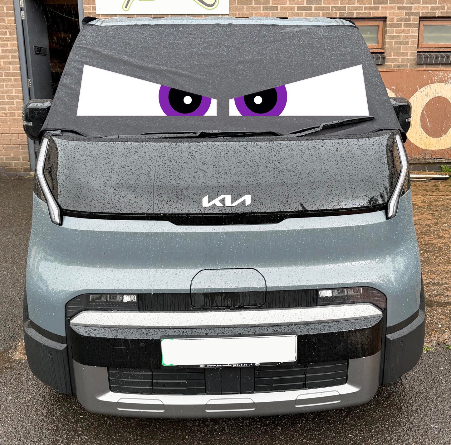 KIA PV5 Screen Cover - Arthur Eyes