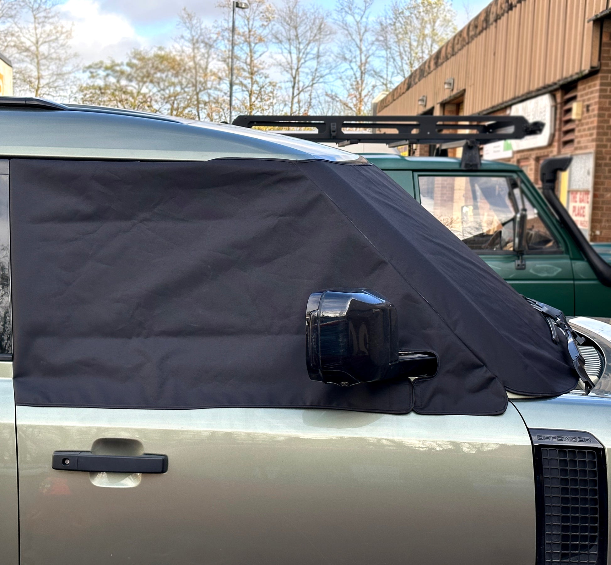 Land Rover Defender NEW 2020+ - Deluxe Screen Cover – Fuel Lagoon